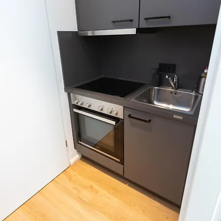 Fullhouse - Halle - F38 - Nespresso - Smarttv *